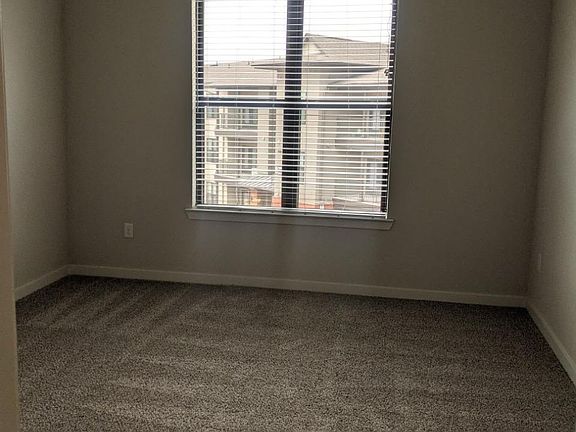 4th image of 11412 Crosswinds Way