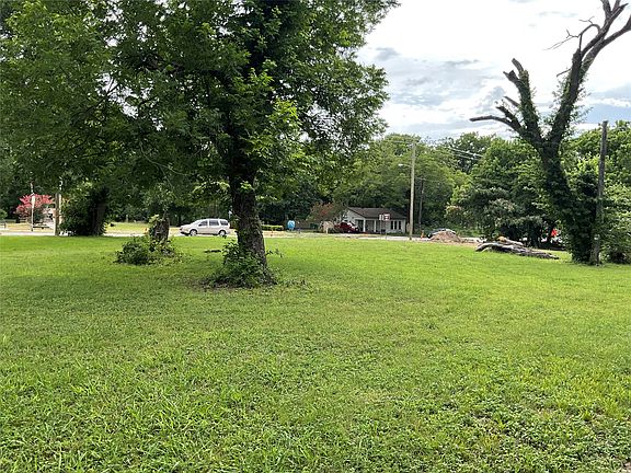 4th image of 439 Dr Martin Luther King Jr Blvd