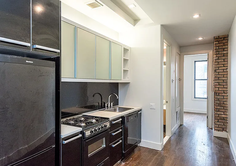 179 Maujer St #3L — Photo 9