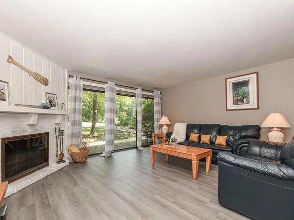 92 Red Chimney ROAD #7, Lake Geneva, WI 53147