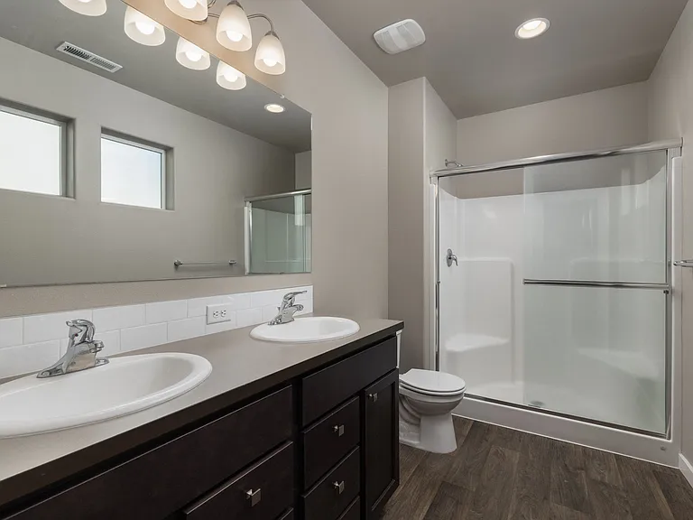 2557 NW Spruce Pl — Photo 18