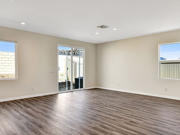 4th image of 32368 Wild West Ct