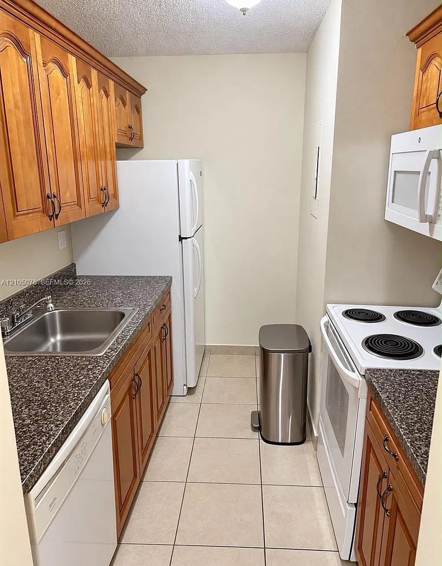 Magnolia Lane Condo — Photo 2