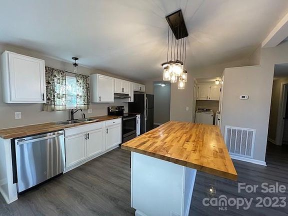 5th image of 209 Holland St