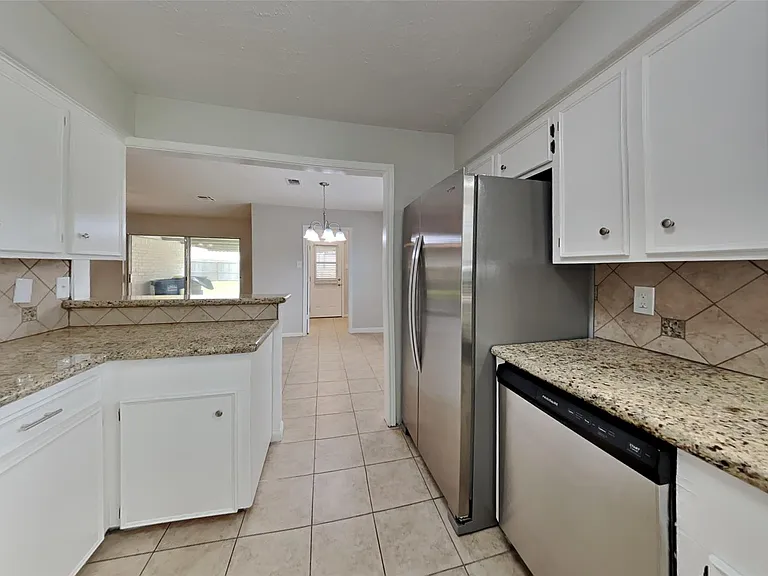 1920 Crooked Creek Ln — Photo 4