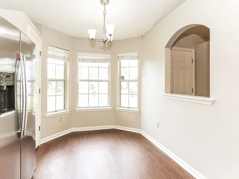 3268 Avalon Dr — Photo 6