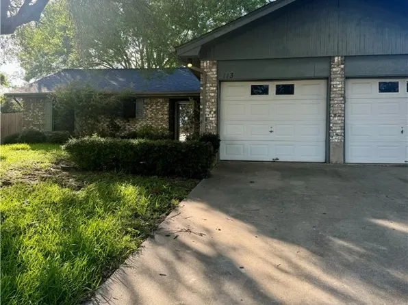 113 W Harbor Dr, Port Lavaca, TX 77979