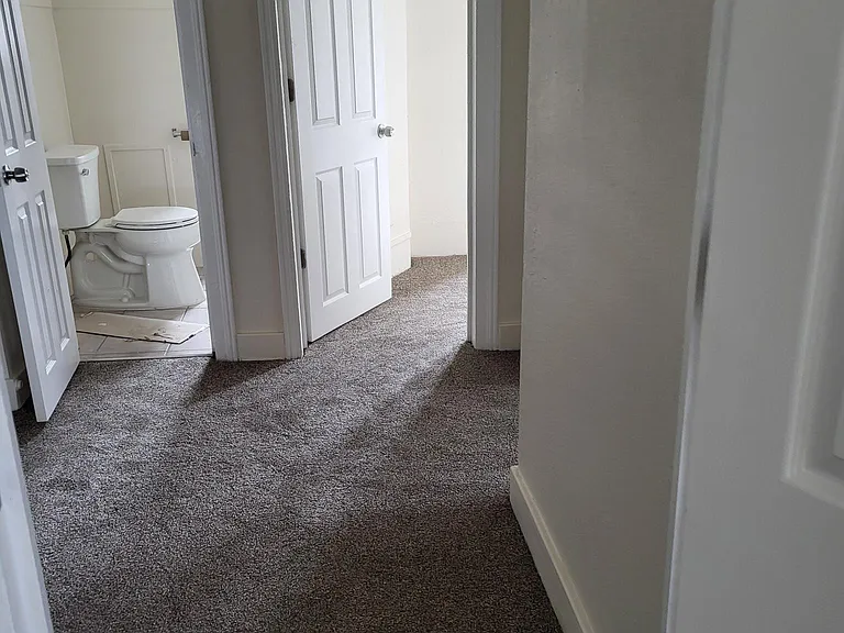 921 Hancock St — Photo 8