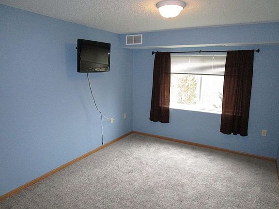 4th image of 1321 Lake Dr #208