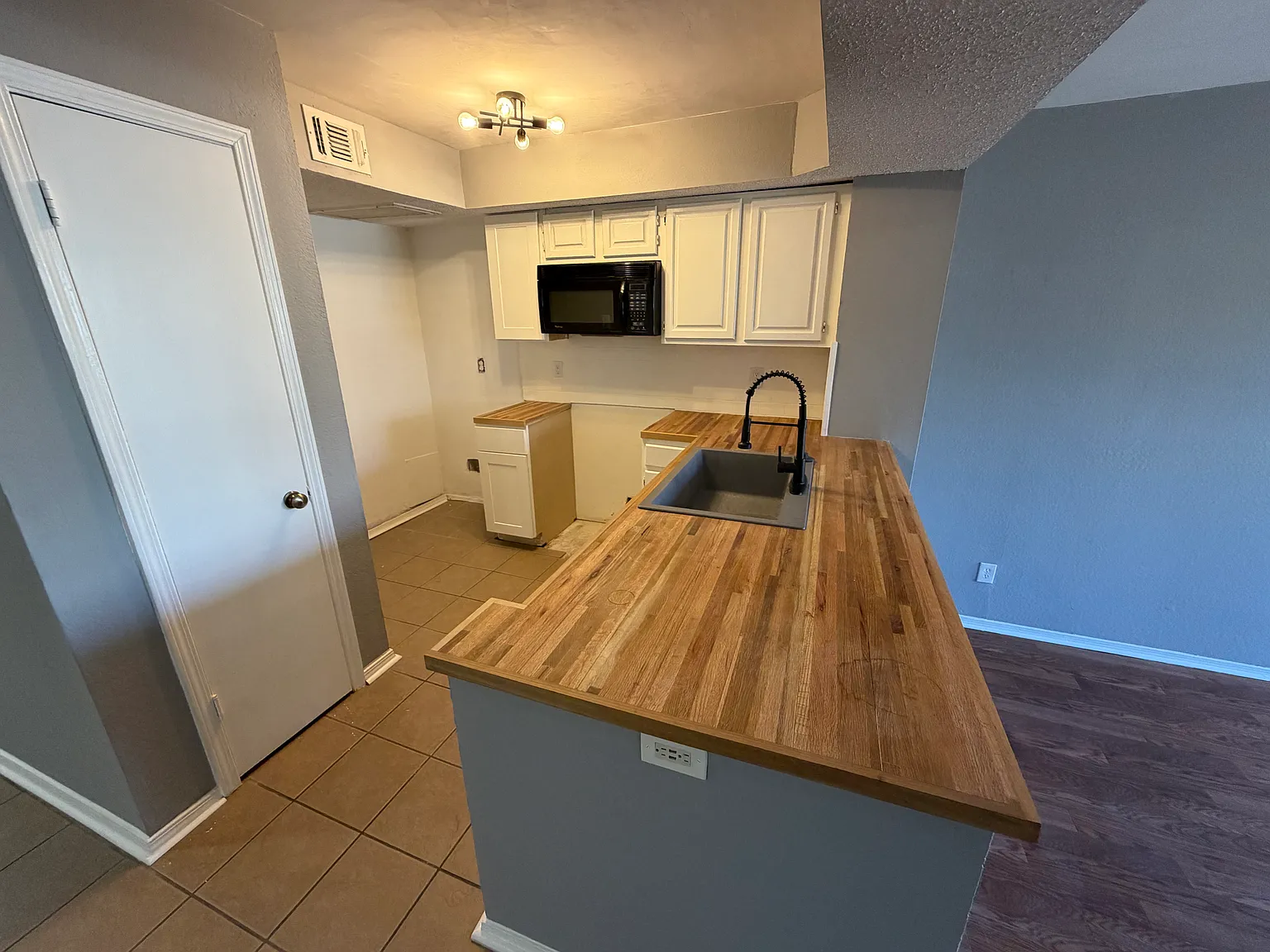 1 bed, 760 sqft, $1,200 — Photo 4