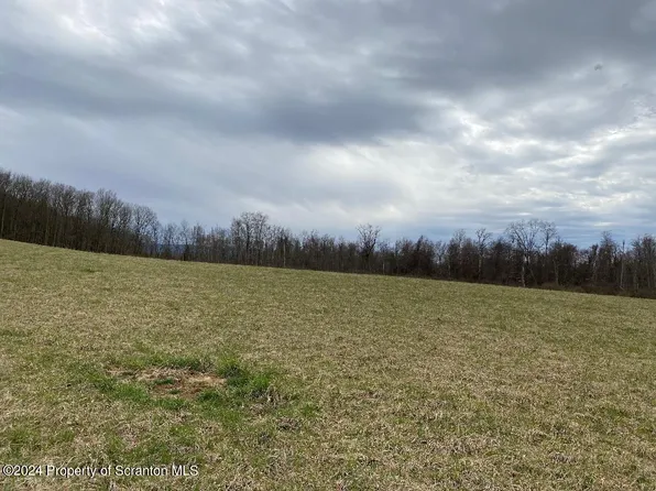 16 Rails Rd, Tunkhannock, PA 18657