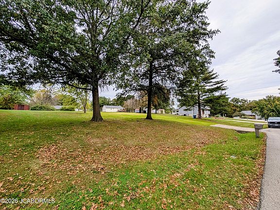4th image of 333 W Forest Ln
