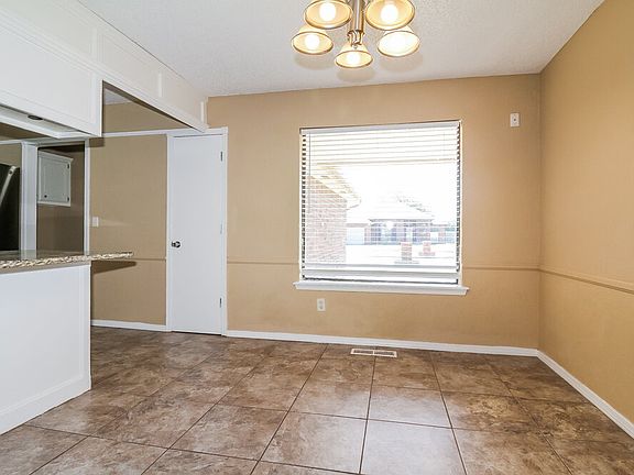 5th image of 1241 SW 132nd Pl