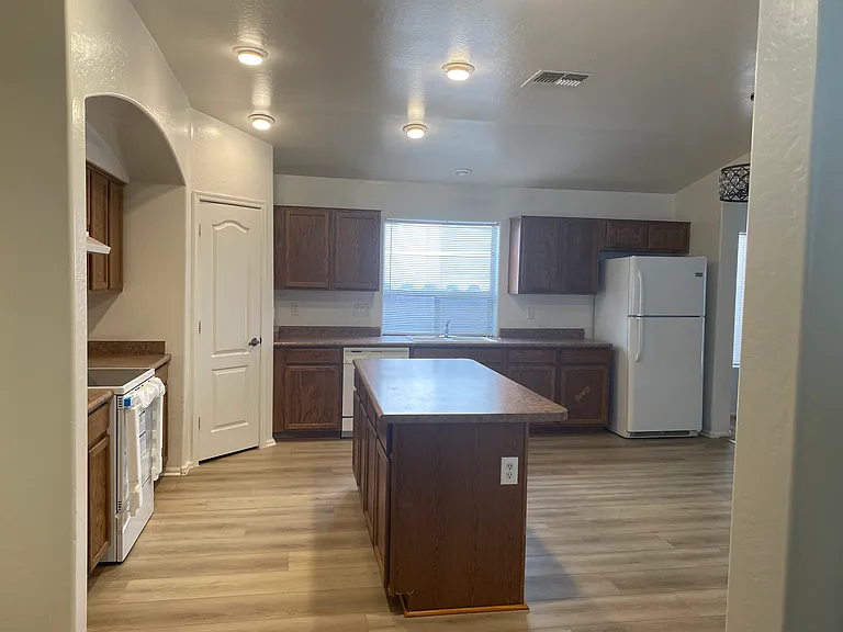 9124 W Heber Rd — Photo 6