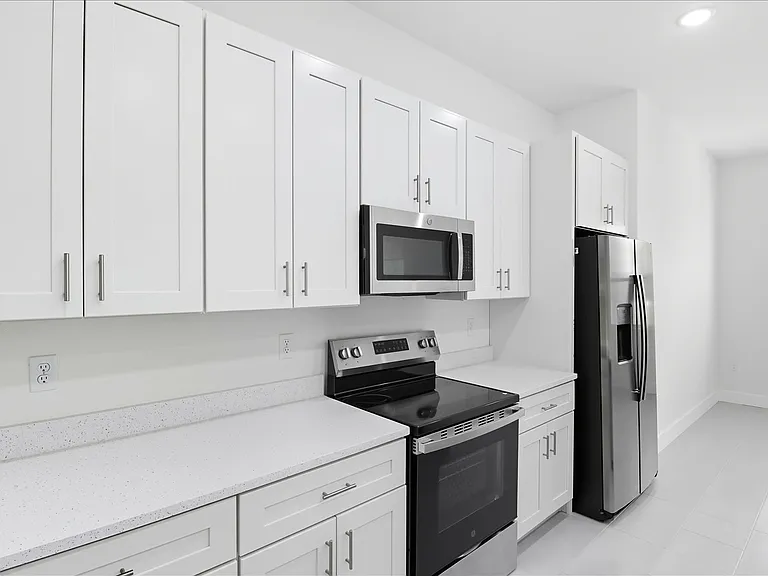 3999 SW Shorewood Dr — Photo 12