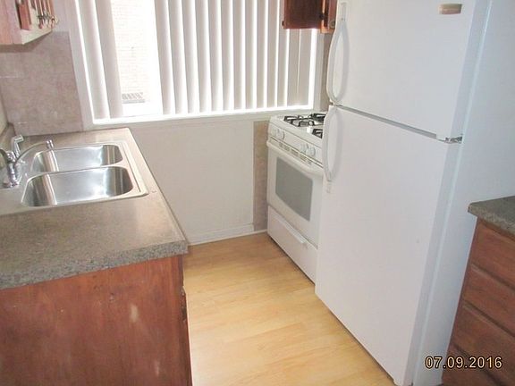 3rd image of 2909 W Summerdale Ave #B1