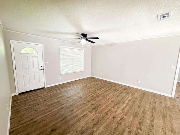 4th image of 405 S Foster St