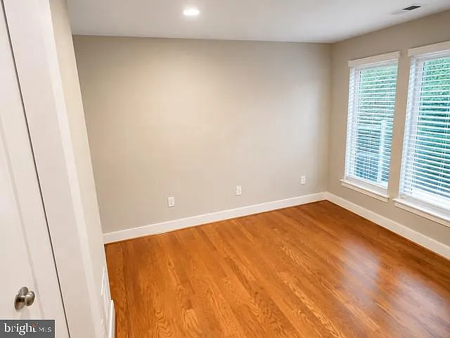 3 bed, 2.5 bath, 1890 sqft, $3,400 — Photo 3