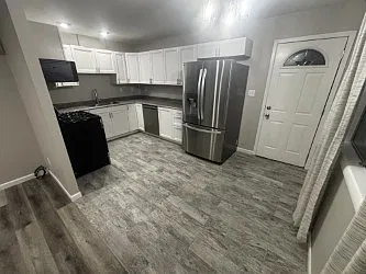 2217 W Stafford Ct