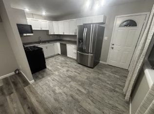 2217 W Stafford Ct, Peoria, IL 61614