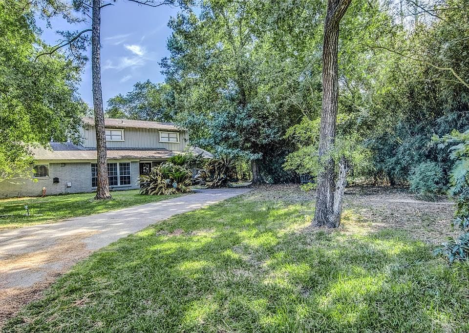1st image of 1215 S Country Club Dr