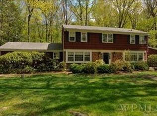 9 Saddle Ct, Bedford, NY