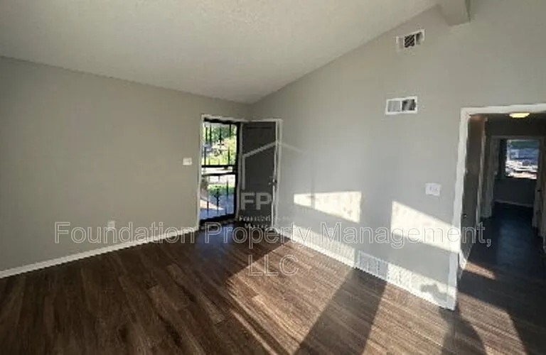 2252 Cassie Ave — Photo 10