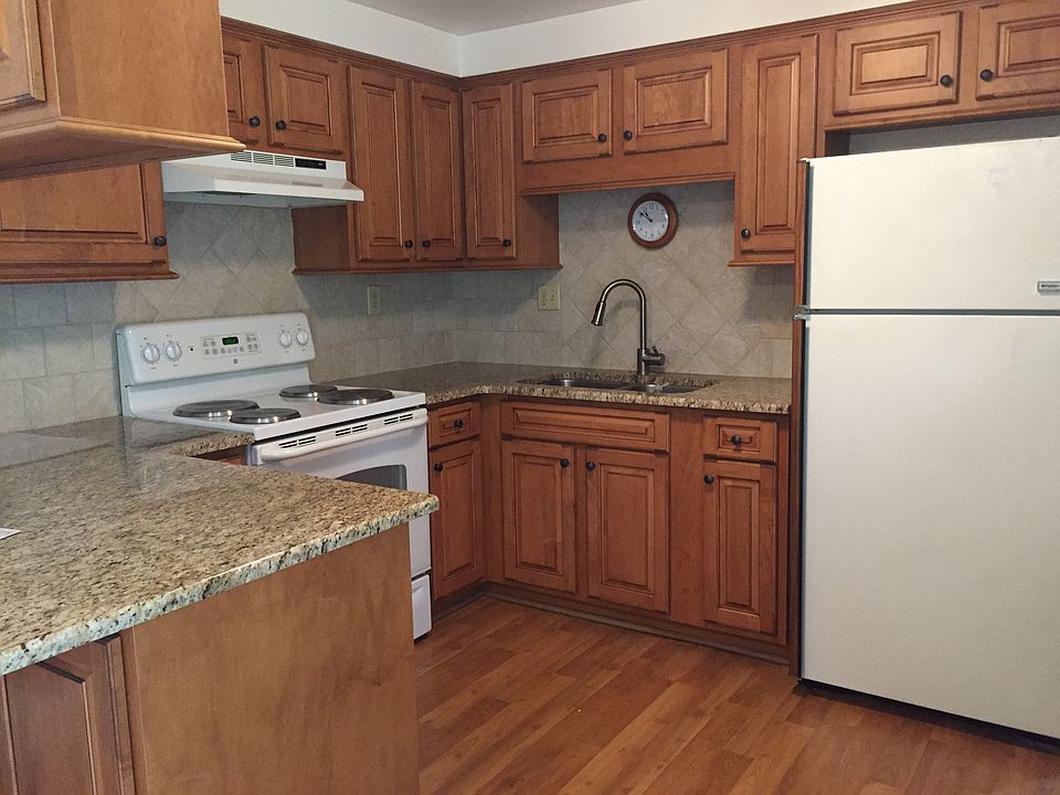 1st image of 32 Taylor Ave