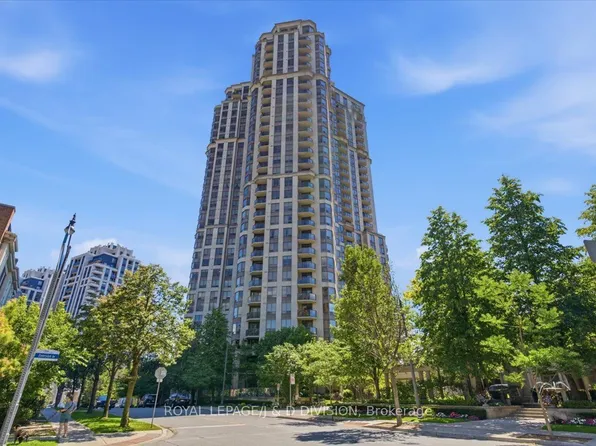 80 Harrison Garden Blvd #828, Toronto, ON M2N 7E3