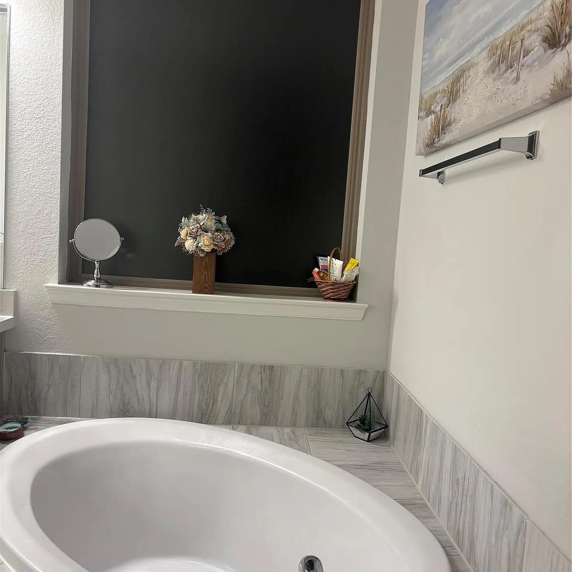 3 bed, 2.0 bath, 1954 sqft, $2,700 — Photo 3