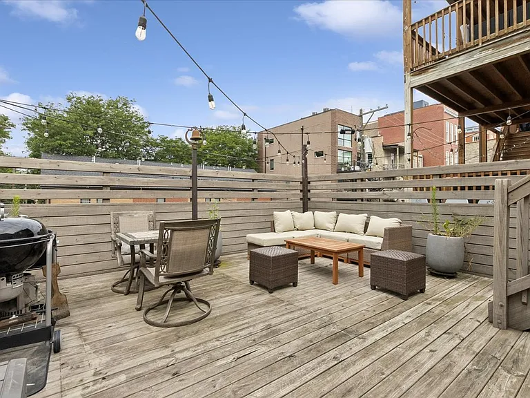 712 N Throop St — Photo 16