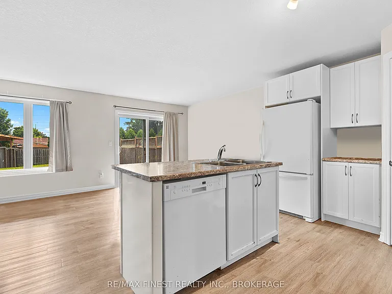 903 Blossom St — Photo 6