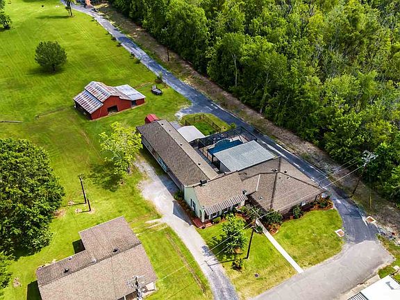 5th image of 3800 Foxland Dr