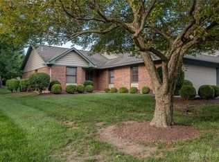 566 Winona Dr, Fairborn, OH 45324