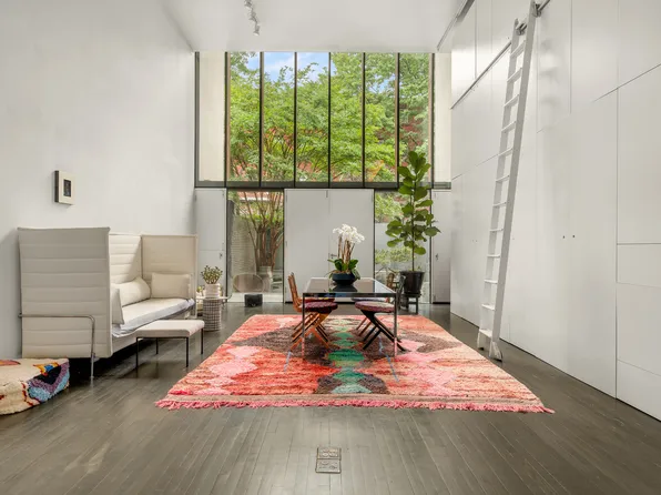 208 Vanderbilt Avenue image 1 of 14
