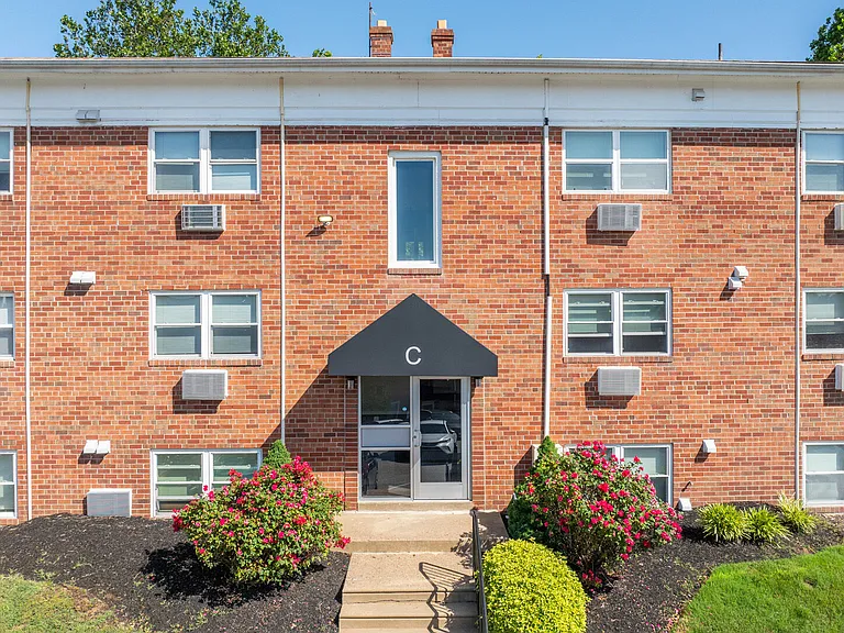 Rock Hill Apartments — Photo 26