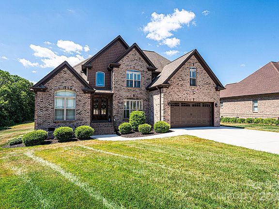 4th image of 5147 Meadow Park Ln