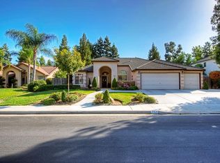 724 W Chennault Ave, Clovis, CA 93611