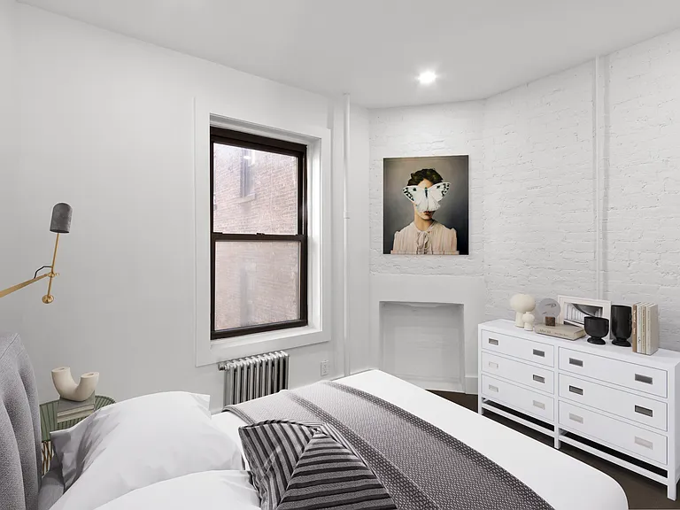 247 E 10th St #5 — Photo 3