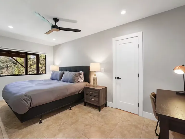 1806 Phillips Cir — Photo 8