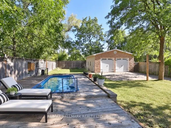 11 Brookside Dr, Mississauga, ON L5M 1H2