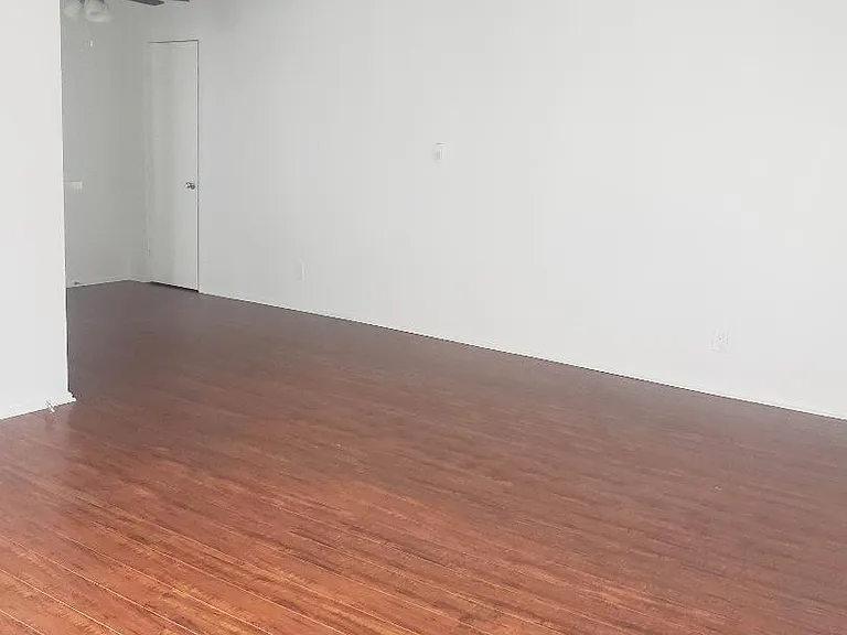 976 S Westgate Ave #7 — Photo 5