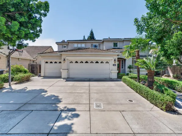 2116 E Steinbeck Dr, Modesto, CA 95356