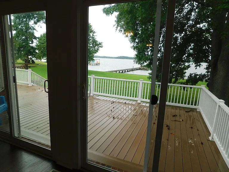 210 Ainsley Rd — Photo 6