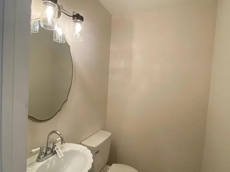 2114 Venable St — Photo 4