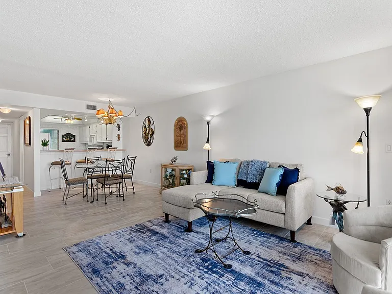 4141 Ocean Dr #402 — Photo 6