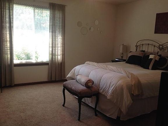 5th image of 520 Boswell Ct