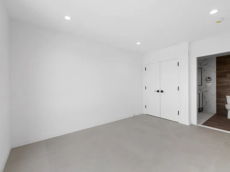 2321 Belmont Ave #5G — Photo 3