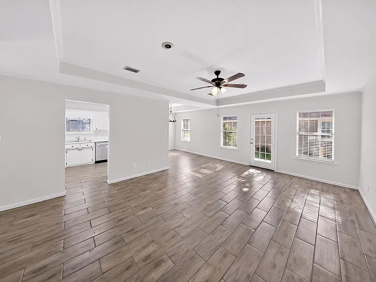 413 Georgetown Cir — Photo 6