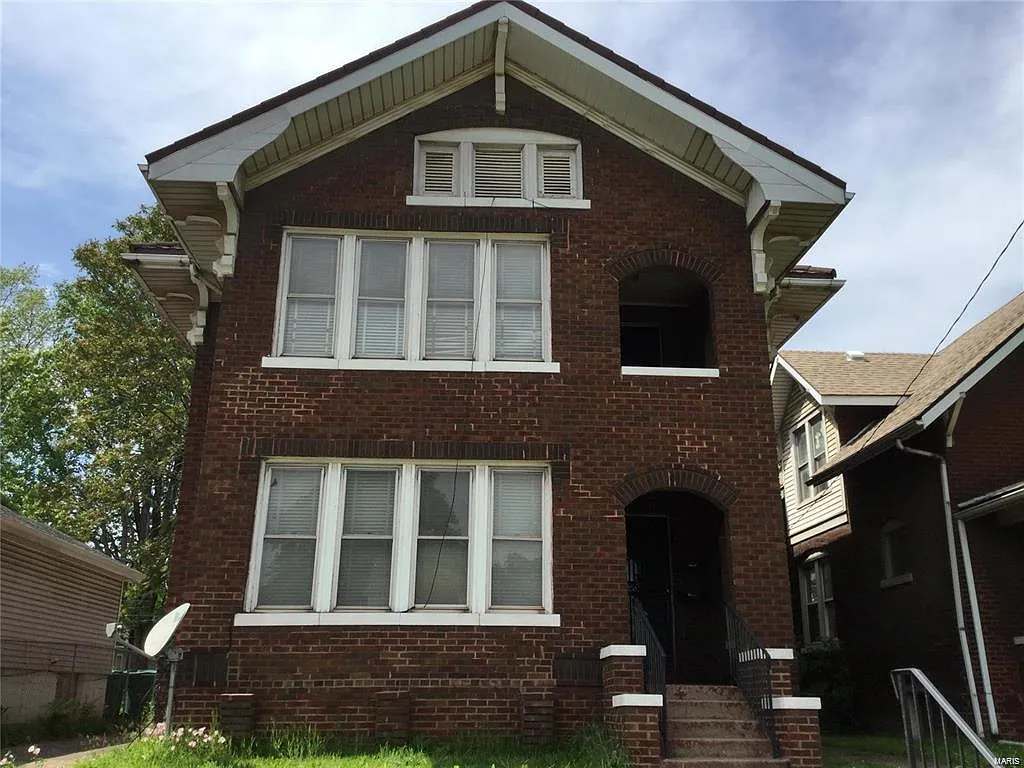 2427 Madison Ave photo 1